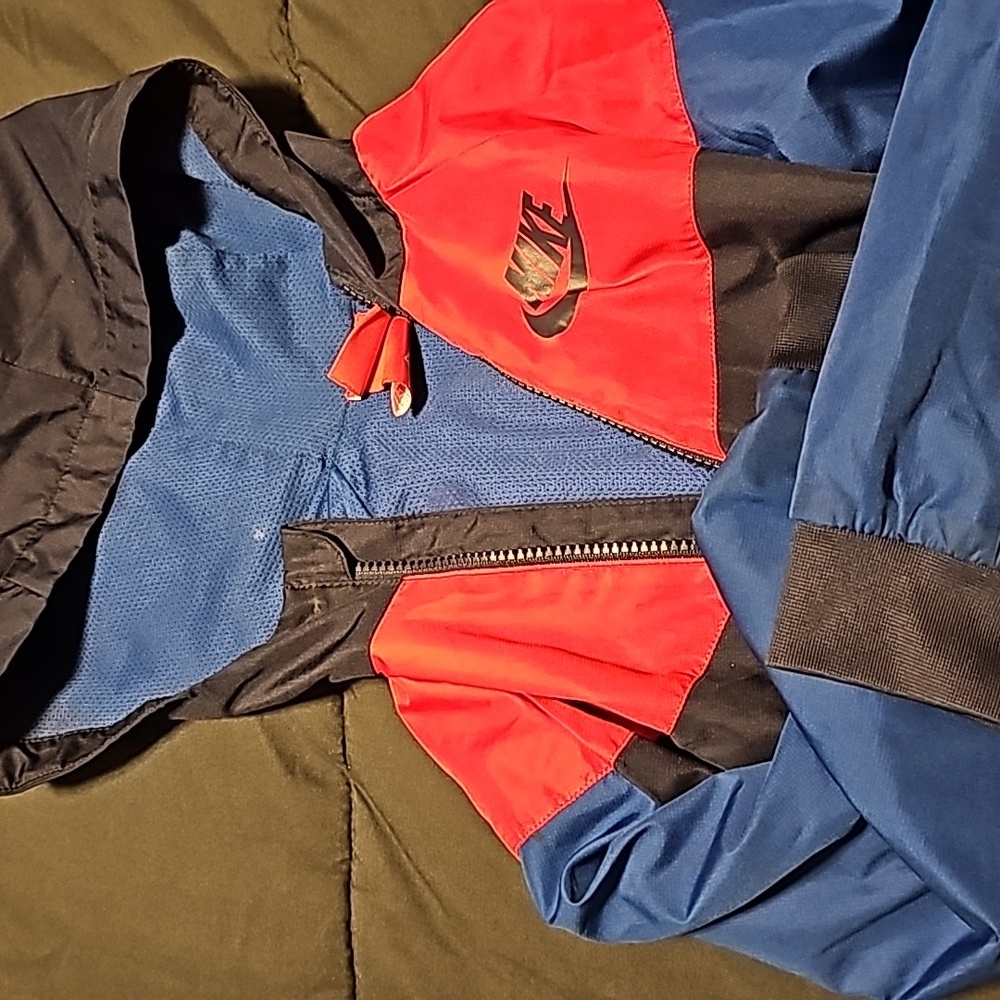 Nike hooded windbreaker jacket